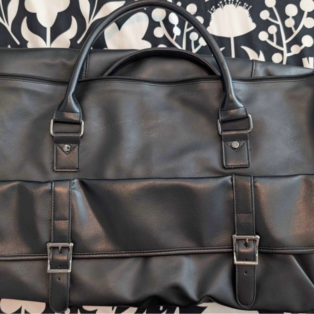 Sleek Black Leather Men's Convertible Duffel/Garment Bag